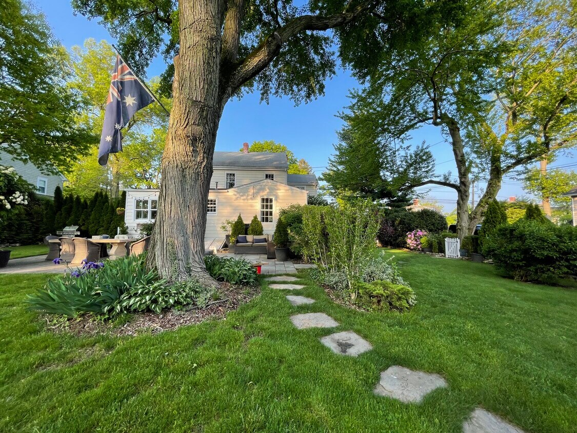 Primary Photo - 237 Noroton Ave