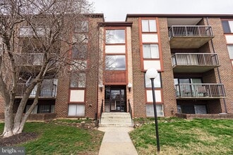 Building Photo - 9728 Kingsbridge Dr