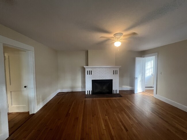 Foto del edificio - 37 Maple Ave
