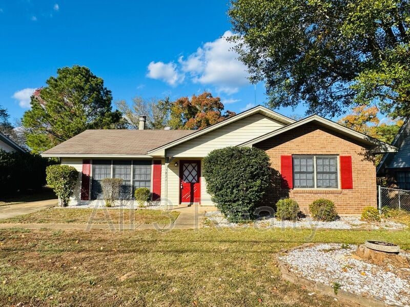 Primary Photo - 5821 Darien Dr