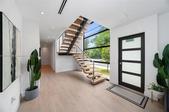 Foto del edificio - 3463 Day Ave