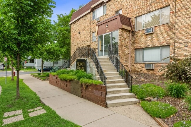 Building Photo - 2446 Aldrich Ave S