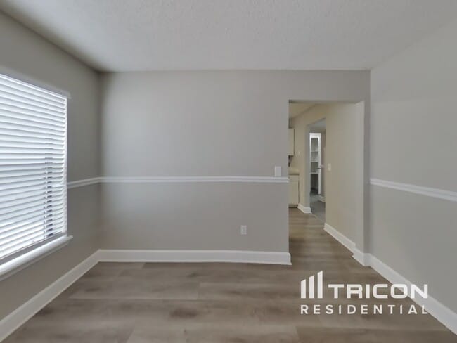 Foto del edificio - 12178 Rochford Ln