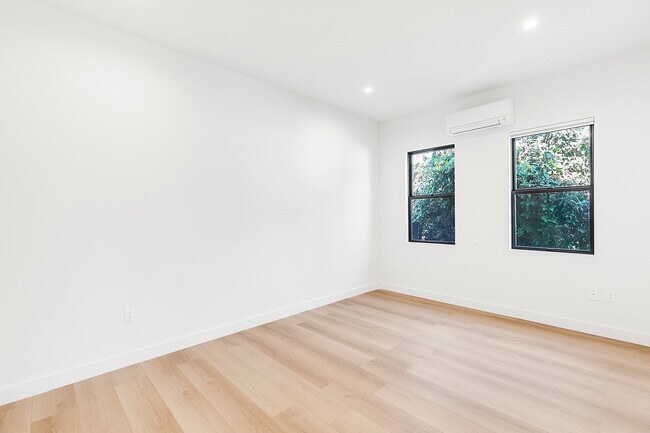 Foto del edificio - 1250 S Longwood Ave