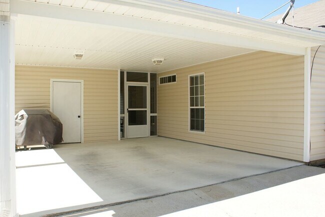 Building Photo - Beautiful Home in Pelham! View with 48 Hou...