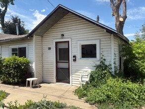 Building Photo - 813 Lee Ave