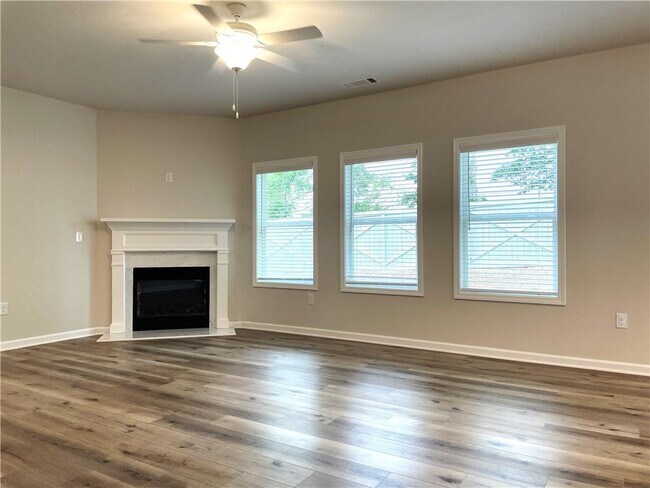 Foto del edificio - 434 Fox Crk Dr