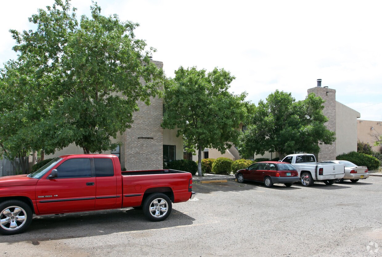 Foto del edificio - 530-532 Tennessee St NE
