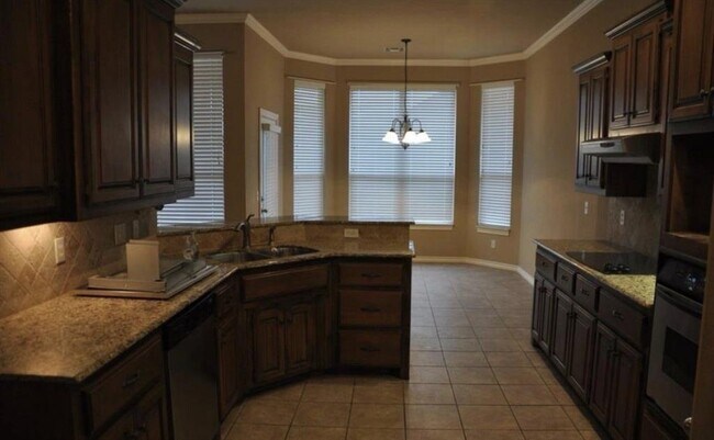 Foto del edificio - 6613 Stinchcomb Dr