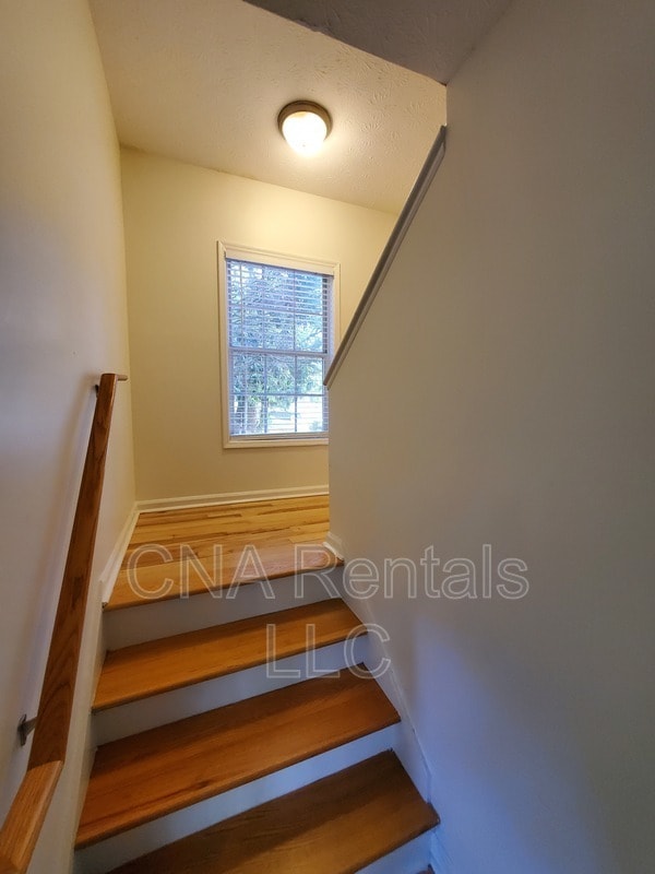 Building Photo - 4100 Riverlook Pkwy SE