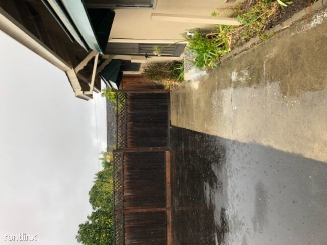 Building Photo - 2 br, 1 bath Apartment - 1059 E campbell ave