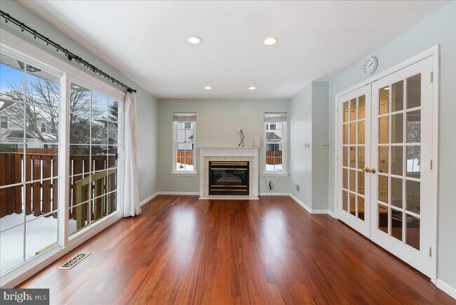 Foto del edificio - 6306 Spruce Mill Dr