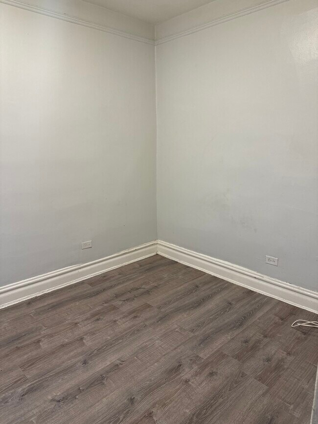 Foto del edificio - 6344 S Eberhart Ave