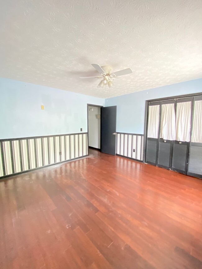 Foto del edificio - Town House in Auburn Available in June!