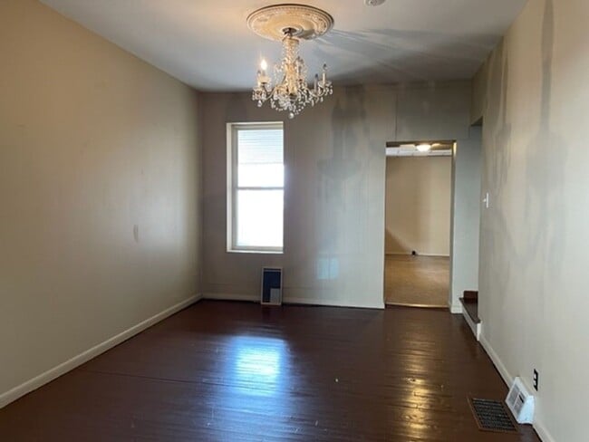 Building Photo - 623 Dauphin St
