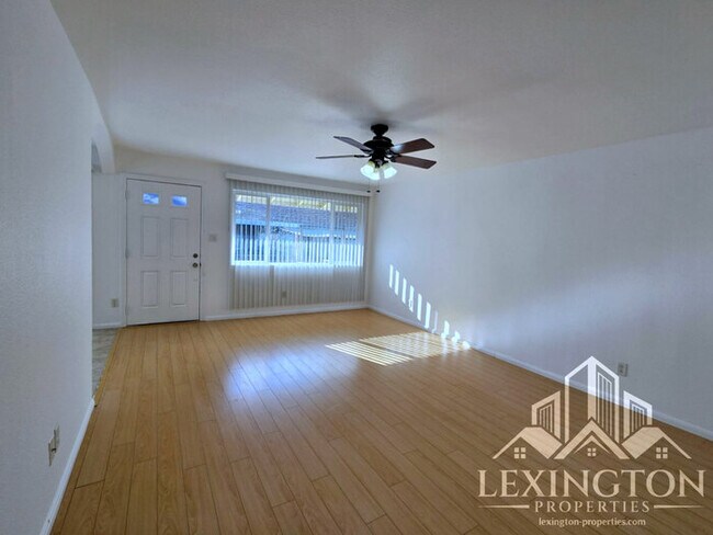 Foto del edificio - Fantastic, 2BD/1BA, Condo Home in The Villaggio near Madison Ave.!
