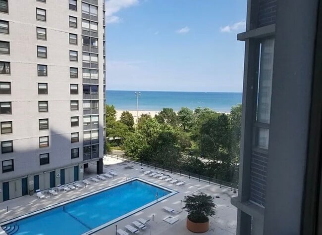 Foto del edificio - 5701 N Sheridan Rd