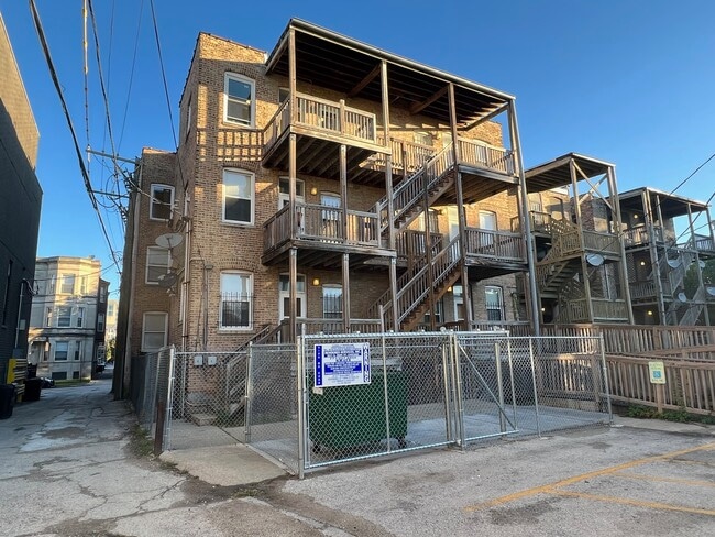 Building Photo - 1019 E 62nd St