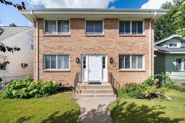 building front A - 1916 N 44th Ave