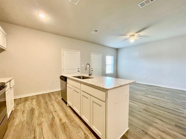 Foto del edificio - 2837-2841 Peony Dr