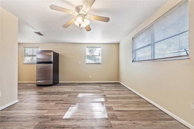 Foto del edificio - 3631 Anderson Ave