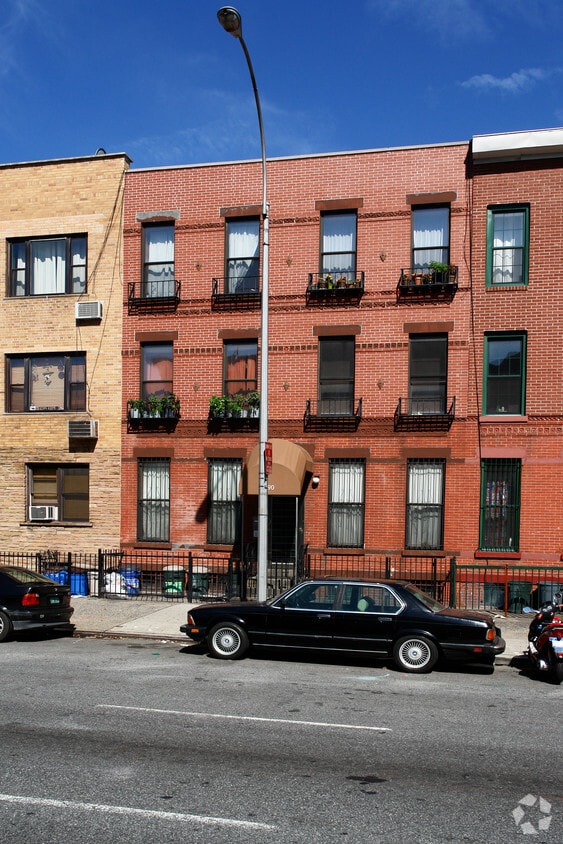 Building Photo - 490 4th Ave