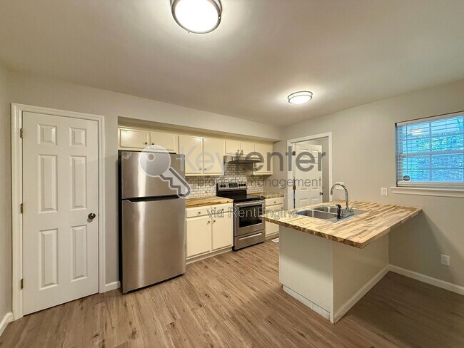 Foto del edificio - 5710 Moody Sawyer Rd