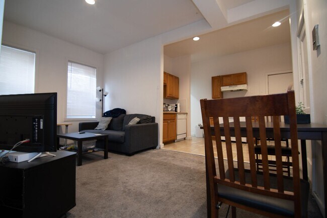 Building Photo - Allston 2bed close to BU available 9/1/2026 $3000/month
