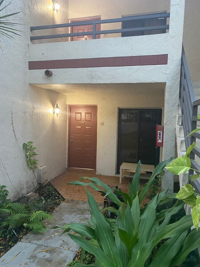 Foto del edificio - 20015 NE 3rd Ct