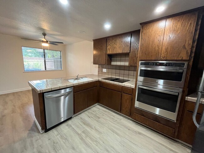 Foto del edificio - North Merced Condo Coming Soon!