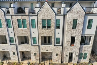 Building Photo - 626 Dalton Ln