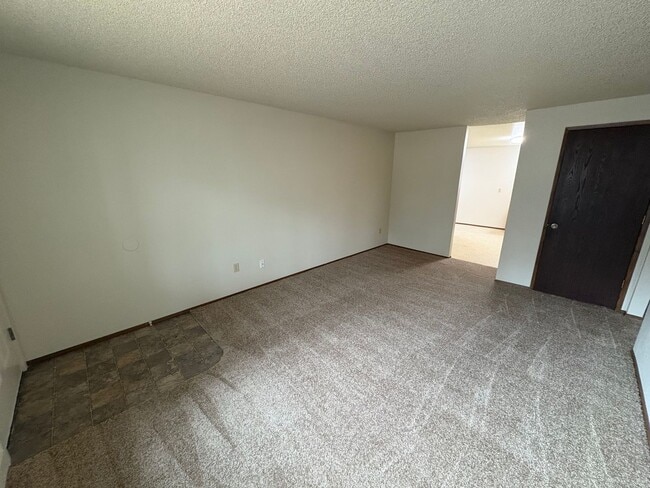 Foto del edificio - 2 Bed/1 Bath Unit Located in SE Bend Triplex