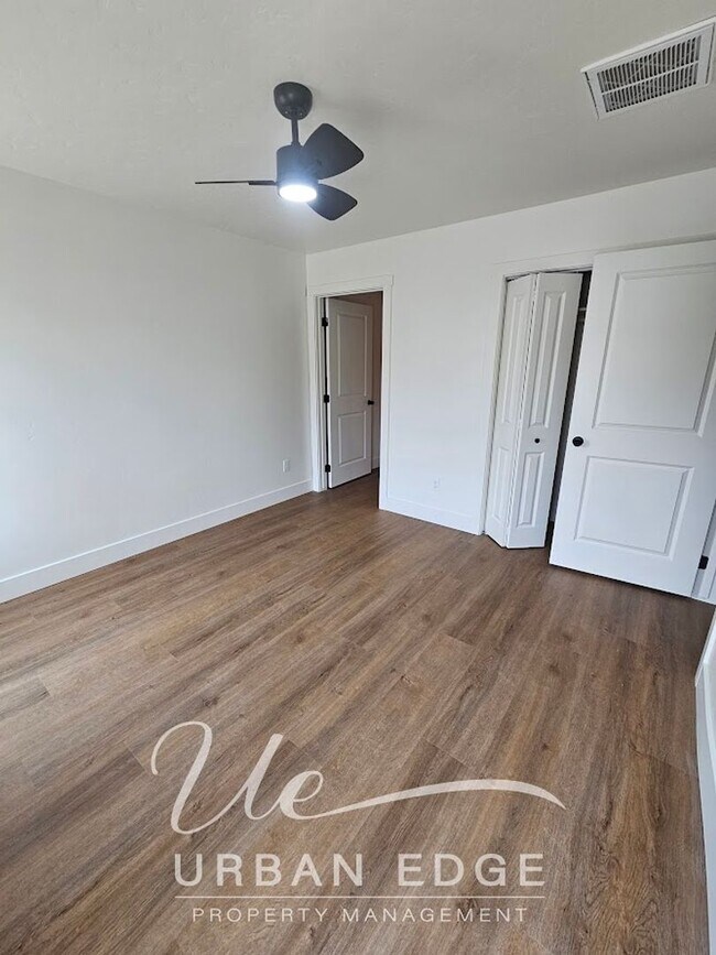 Foto del edificio - Mountain Home Town HOme