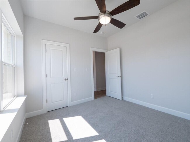 Building Photo - 200 Mangold Dr