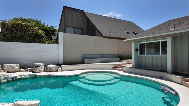 Foto del edificio - 4592 Green Tree Ln