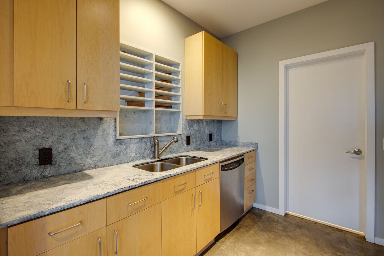 Foto principal - 415 S Front St