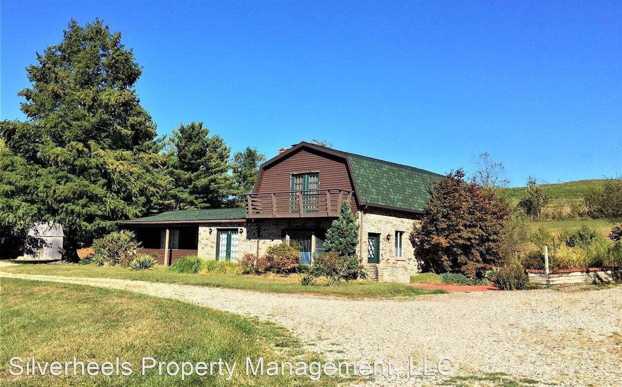 Primary Photo - 5 br, 2.5 bath House - 1800 Silver Globe Road