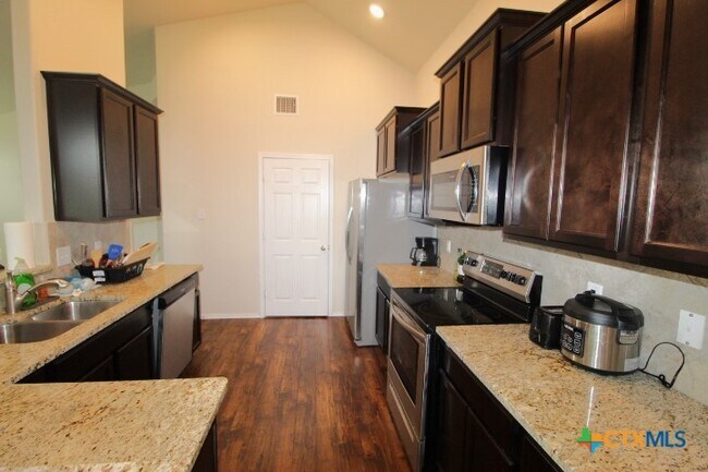 Foto del edificio - 1406 Lubbock Dr