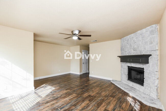 Building Photo - 8120 Albert St, White Settlement, TX 76108