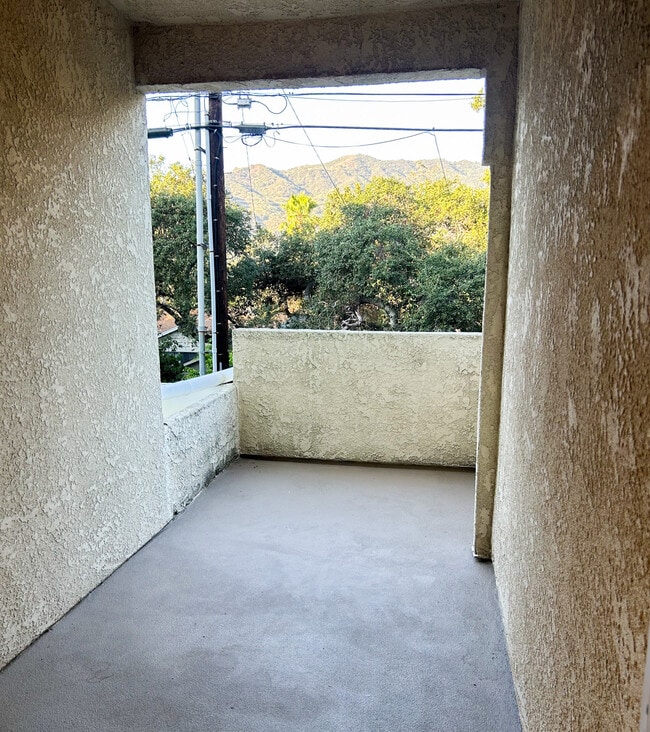 1 BR, 1 BA - Private Balcony - 650 SFT - Twin Oaks