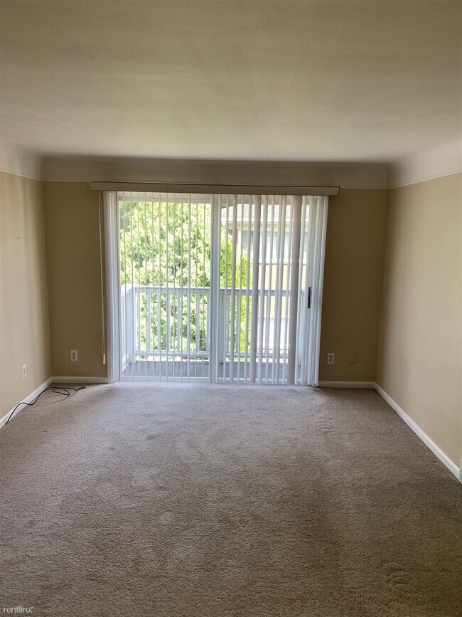 Foto del edificio - 2 br, 1.5 bath Condo - 449 N Eton St