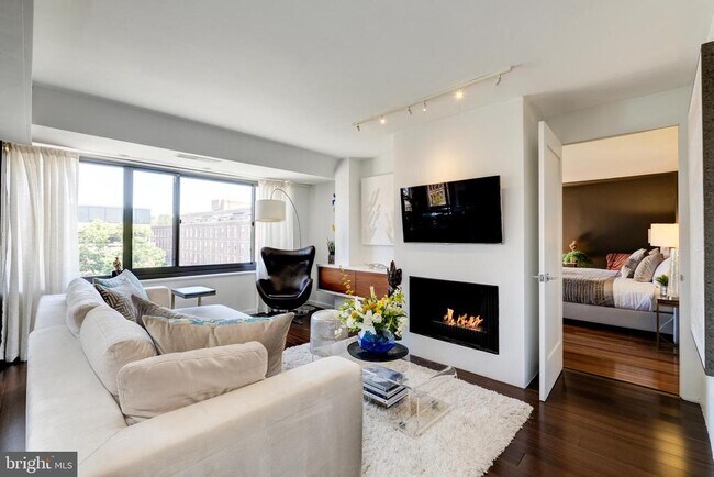Foto del edificio - 1077 30th St NW