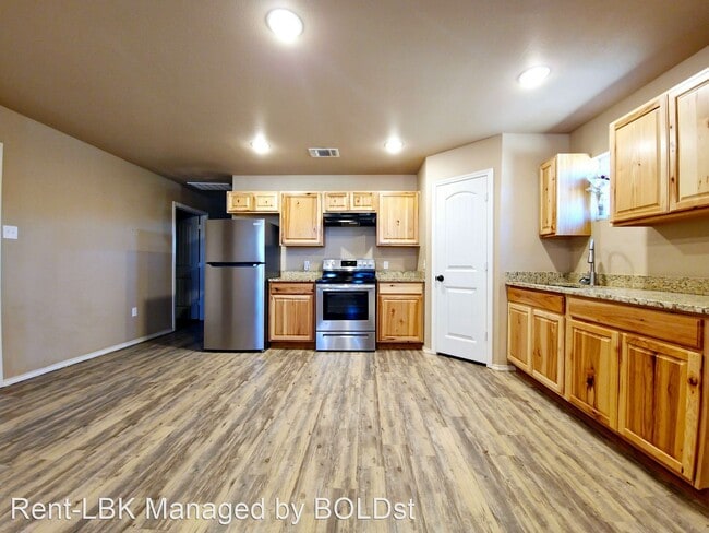 Foto del edificio - 3 br, 2 bath House - 3202 E 2nd Pl.