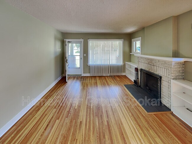 Building Photo - 3327 N Wellington Pl