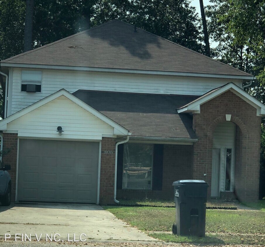 Primary Photo - 4 br, 2.5 bath House - 806 Bellflower Cir