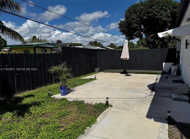 Foto del edificio - 5181 NE 16th Ave