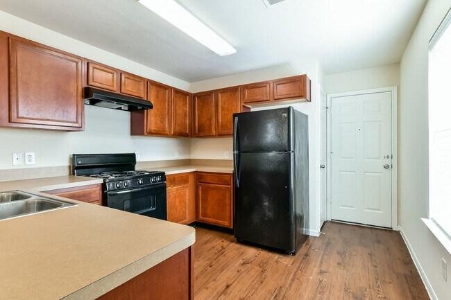 Foto del edificio - 6326 Austinville Dr