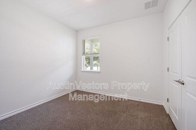 Building Photo - 1008 Moose Rd