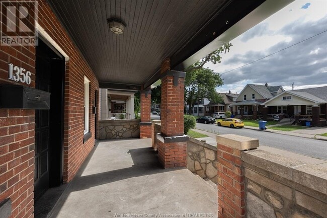 Building Photo - 1356 PIERRE