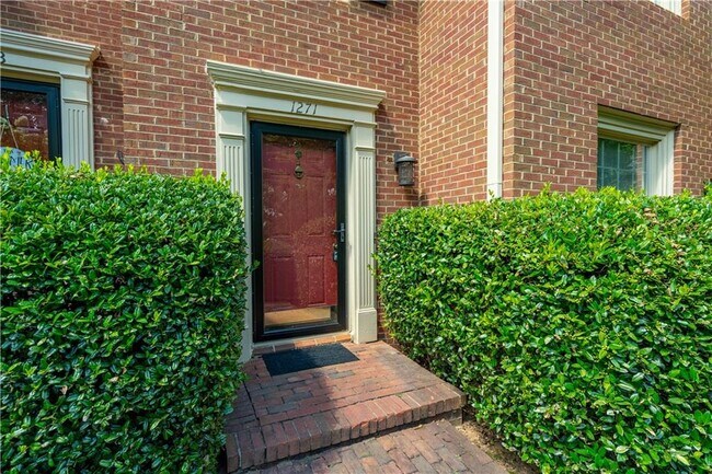 Foto del edificio - 1271 Whitlock Ridge Dr